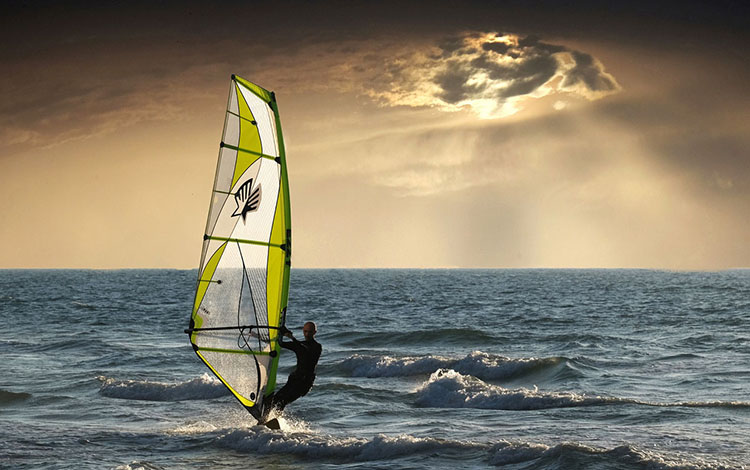 WindsurfingAtSunset_750px