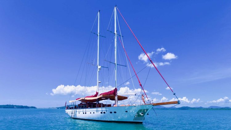 Main shot of 90ft sailing yacht ORIENT PEARL