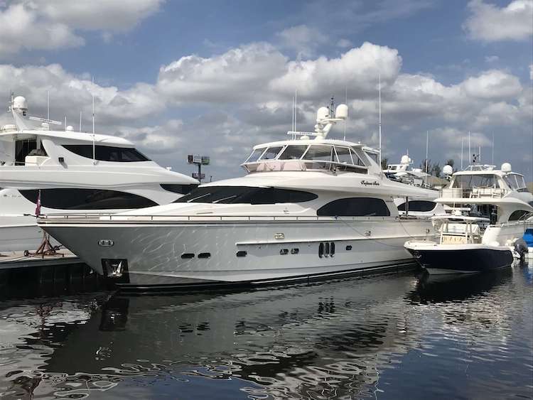 84ft Horizon motor yacht M/Y KAYLIANNA MARIE docked in Newport, RI