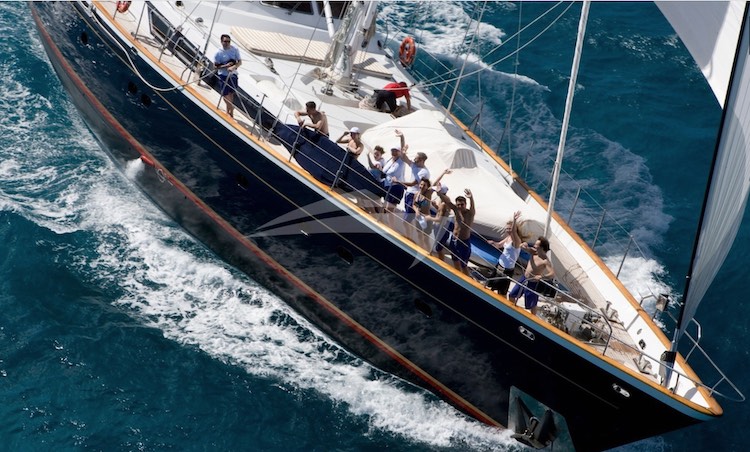 Passengers aboard 112ft Cantiere Valdettaro Sailing Yacht REE