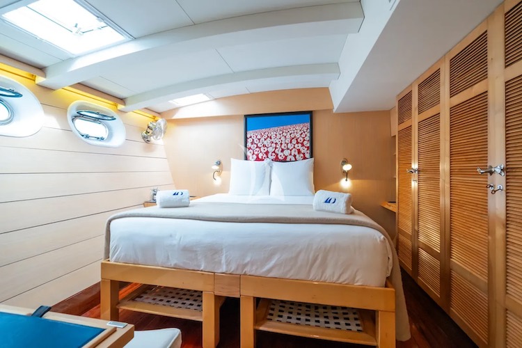 VIP master stateroom onboard 138ft Alumarine schooner sailing catamaran DOUCE FRANCE