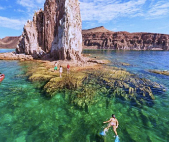 Charters hike and snorkel off 99ft Miaora motor yacht LADY KATANA in the Sea of Cortez, Mexico