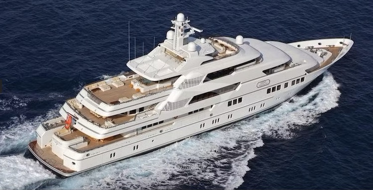 MYBA Charter Show Tablescaping Competition 2025 155ft and Over: 240ft Lurssen motor yacht STARFIRE's Aimee Keech